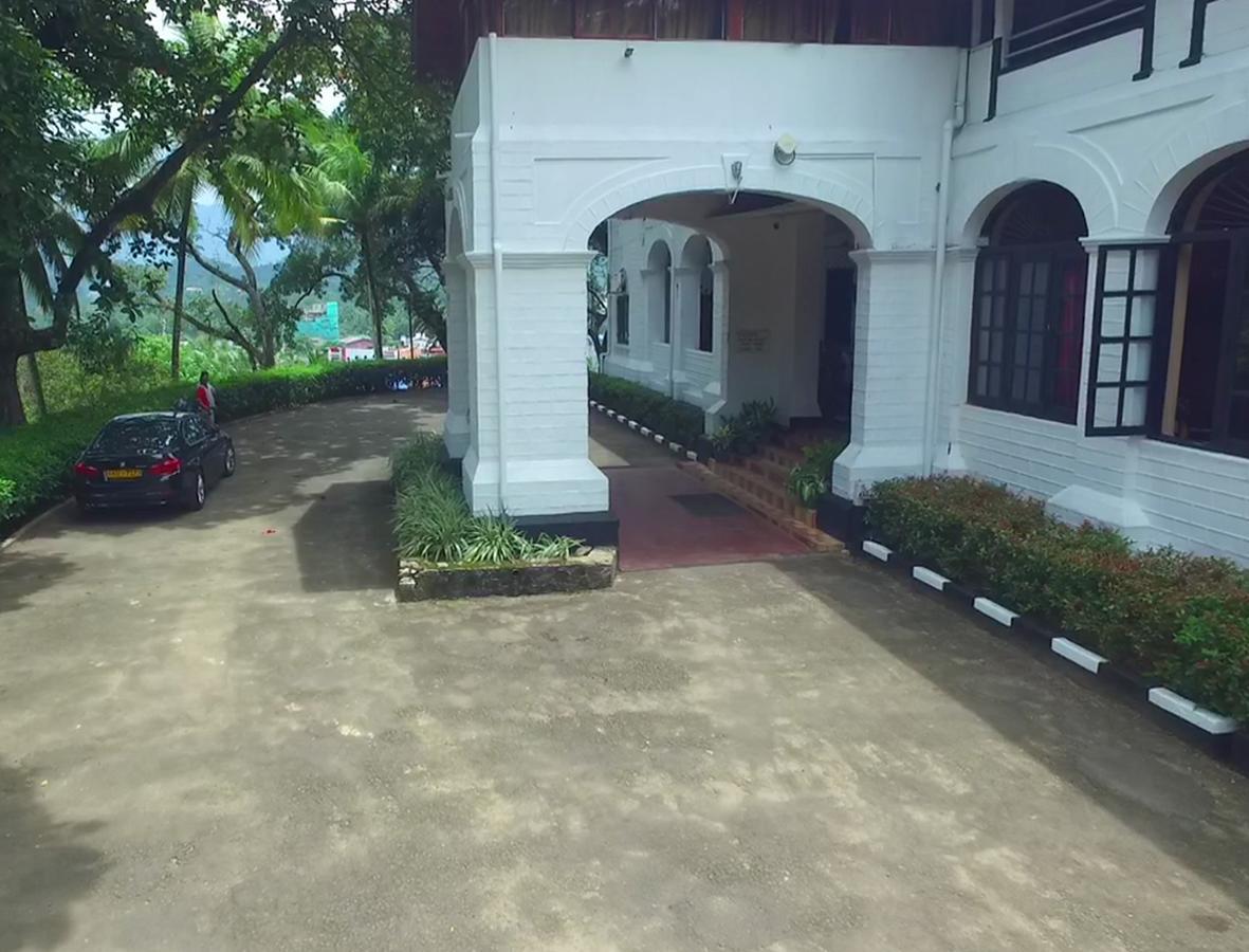 Ratnapura Rest House Hotel ภายนอก รูปภาพ