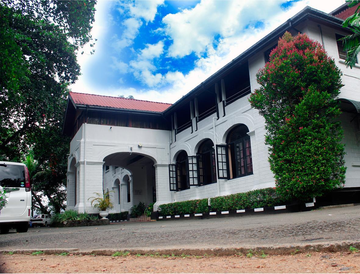 Ratnapura Rest House Hotel ภายนอก รูปภาพ